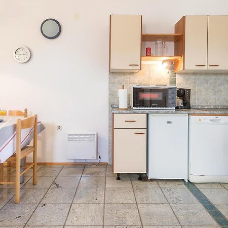 Lovely Apartment In Fazana With House Sea View Dış mekan fotoğraf