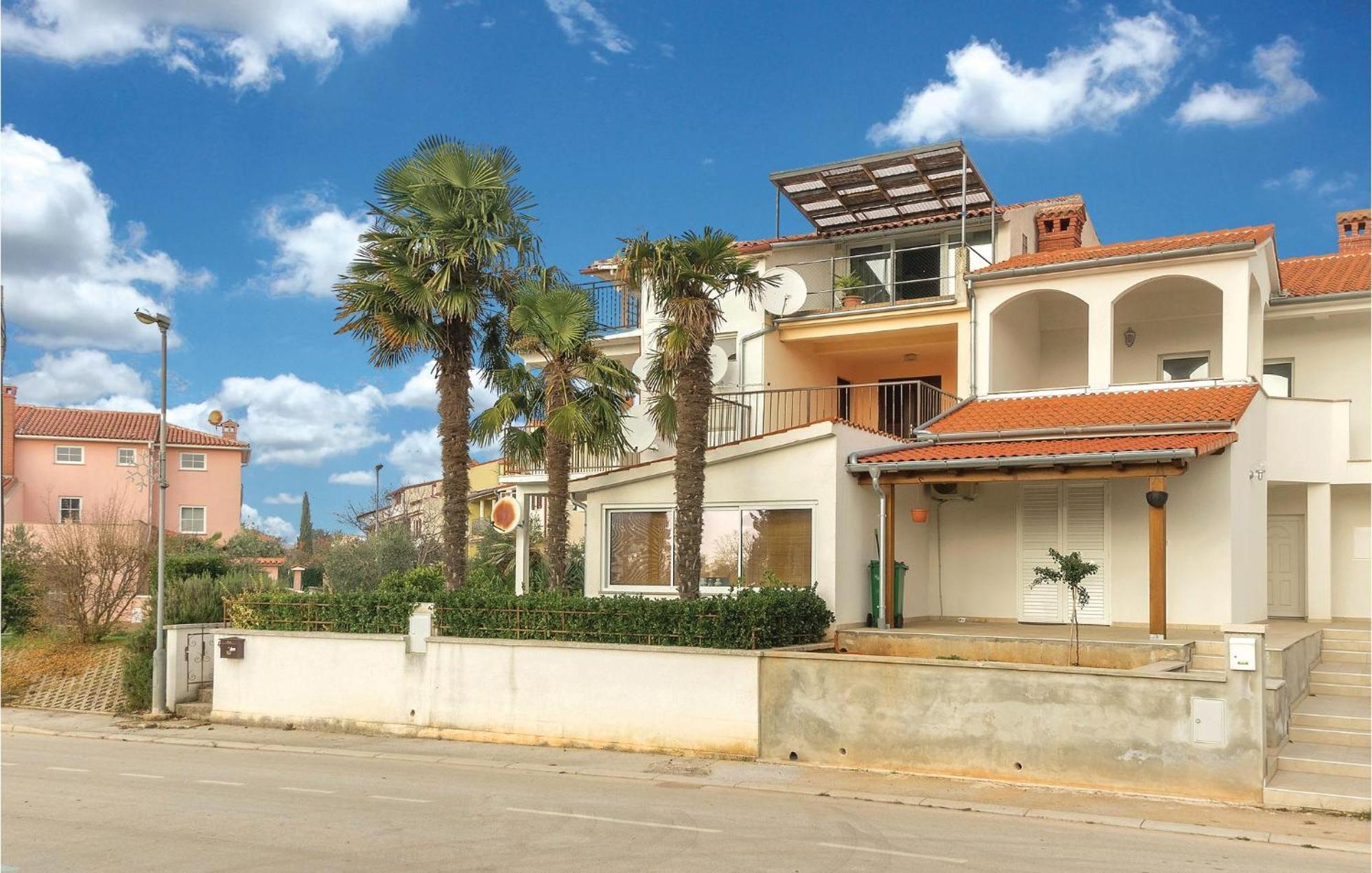 Lovely Apartment In Fazana With House Sea View Dış mekan fotoğraf